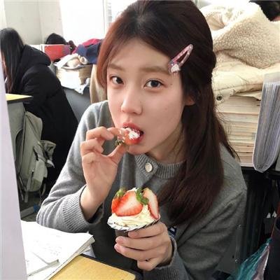 小孩好黑